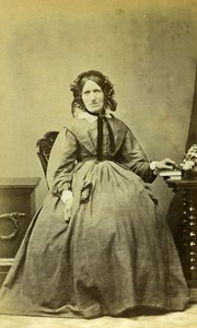 United Kingdom Nottingham Woman Victorian Fashion Old CDV Photo Shaw 1865