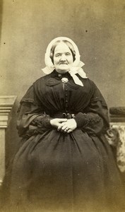 United Kingdom Woman Victorian Fashion Old CDV Photo 1870