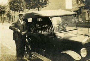 France Lille Family posing by Nice Automobile Old Amateur Photo Snapshot 1920's