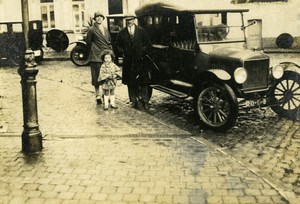 France Lille Family posing by Nice Automobile Old Amateur Photo Snapshot 1920's