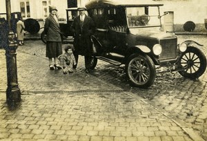 France Lille Family posing by Nice Automobile Old Amateur Photo Snapshot 1920's