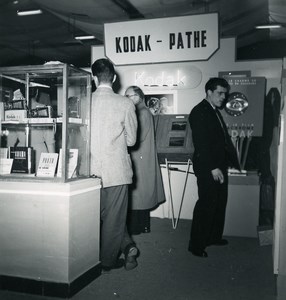 France Paris Photo Cine Sound Fair Booth Kodak Pathe Old Amateur Snapshot 1951