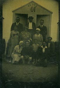 France Ferrotype Tintype Beach Cabin Hut Group Portrait Old Photo 1890