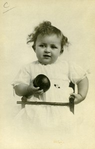 France Fillette et Balle Jeu d'Enfants Ancienne Photo 1930