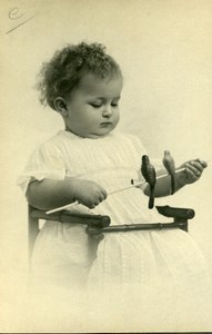 France Fillette et Oiseaux Jouets Jeu d'Enfants Ancienne Photo 1930