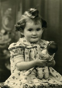 France Merville Fillette et sa Poupée Jeu d'Enfants Famille Carrette Ancienne Photo 1930