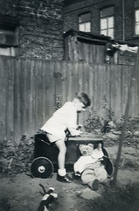 France Voiture à Pédale Ours en Peluche Jeu d'Enfants Ancienne Photo Amateur 1930