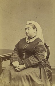United Kingdom Queen Victoria Portrait Old CDV Photo Hills & Saunders 1870's #1