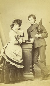 France or Italy? Couple Portrait Fashion Umbrella Old CDV photo 1870