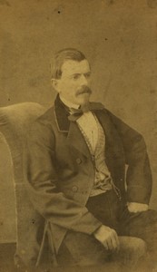 France Paris Homme assis dans un fauteuil Portrait ancienne Photo CDV Pierre Petit 1870