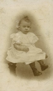 France Bébé portant une belle robe ancienne Photo CDV 1890