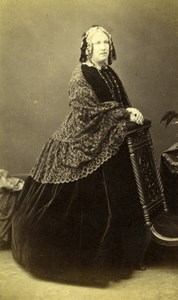 Portrait British Lady Victorian Fashion Old Lock & Whitfield CDV Photo 1860's