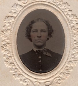 USA? Woman Portrait old Gem Tintype Photo 1880's