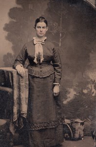 USA? Woman Studio Portrait Fashion old Tintype Photo 1880's