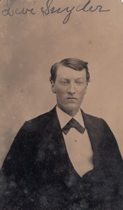 USA ? Portrait Man Levi Snyder old Tintype Photo 1880's