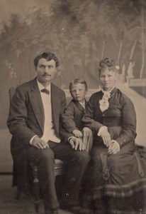 USA ? Family Portrait Parents & Boy old Tintype Photo 1880's