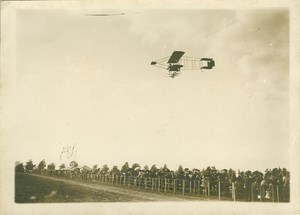 Legagneux flying Farman Biplane over crowd Photo 1910