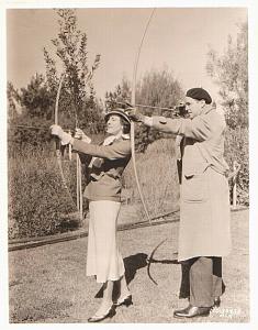 Benita Hume Franchot Tone Archery bow old Photo 1932