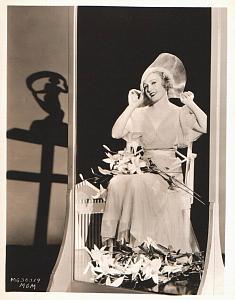 Charming Madge Evans & Flowers old MGM Photo 1932