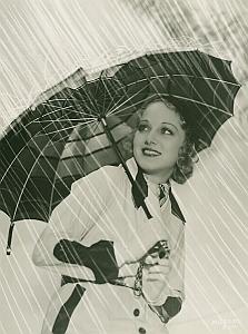 Smiling Actress Leila Hyams old MGM Photo 1932