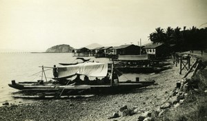 New Guinea coast Native boats and houses old Photo 1940