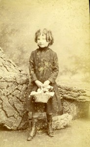 France Paris Little Girl Flower Basquet Old Fontes CDV Photo 1890