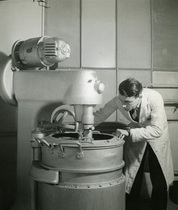 France Lab Scene Mixer Laboratory Study Old Emeric Feher Photo 1950