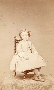 Young Girl seated French Fashion old CDV Photo 1860'