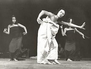 Sorciere de Dirah Balinese Ballet Dancers Photo 1974