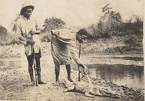 Afrique Equatoriale Crocodile Hunter old Photo 1930