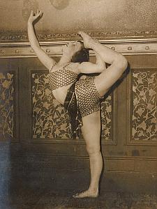 Ruth Mayon Oriental Dance Woman New York old Photo 1920