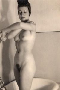 Woman Bath Risque Nude Anatomic Study old Photo 1950