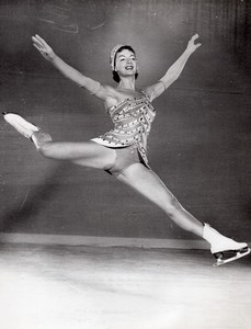 Pat Gregory Ice Skating Holiday on Ice Old Photo 1957