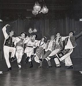 Romanian Ballet Folk Dance Photo Lipnitzki 1960