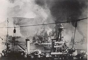 WWII Bataille Navale Anglo-Française de Mers el Kébir Le Bretagne est touché Photo juillet 1940