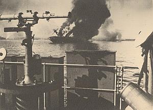 WWII Bataille Navale Anglo-Française de Mers el Kébir le Bretagne en Feu coule Photo juillet 1940