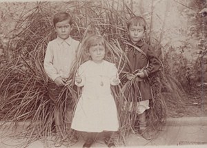 Royan Children Garden Scene Snapshot Photo Instantaneous 1900