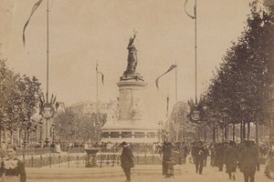 Statue de la Republique Paris Street Life Old Animated Instantaneous Photo 1885