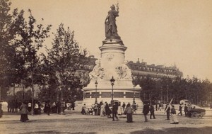 Statue de la Republique Paris Street Life Old Animated Instantaneous Photo 1885