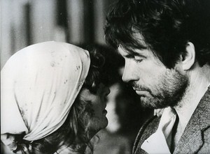 Warren Beatty & Diane Keaton in Reds Cinema News Photo 1980