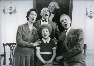 Lois deBanzie Al Finney Ed Herrmann & Aileen Quinn in Annie News Photo 1980