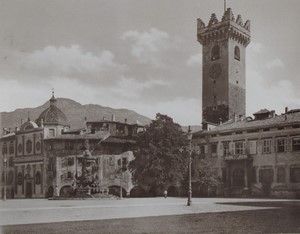 Italy Trente Place du Dôme Piazza Duomo Torre Civica Fontaine ancienne Photo Stengel 1900