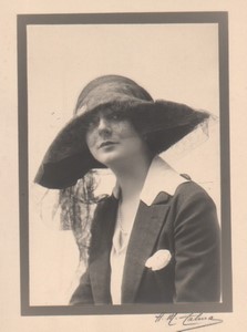 France Paris Mode Feminine Chapeau Mlle Le Guevel ancienne Photo Talma Henri Manuel 1920's