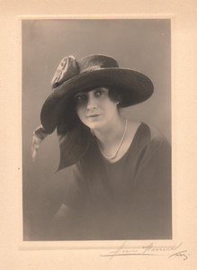 France Paris Mode Feminine Chapeau Mlle Le Guevel ancienne Photo Henri Manuel 1920's