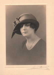 France Paris Mode Feminine Chapeau Mlle Le Guevel ancienne Photo Henri Manuel 1920's