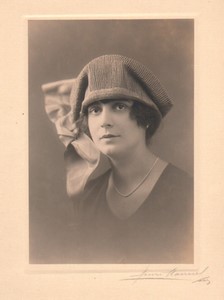 France Paris Mode Feminine Chapeau Mlle Le Guevel ancienne Photo Henri Manuel 1920's