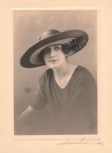 France Paris Mode Feminine Chapeau Mlle Le Guevel ancienne Photo Henri Manuel 1920's