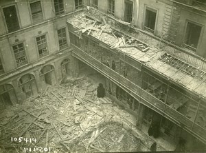 Paris Street Laffitte WWI Aerial Raid by Aircraft Gotha Old Photo Branger 1918