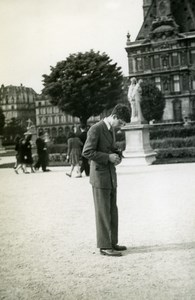 France Paris Young Amateur Photographer and Camera Old Snapshot Photo 1947