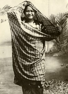 Singapore Woman in Local Clothing Fashion Old Amateur Photo 1930